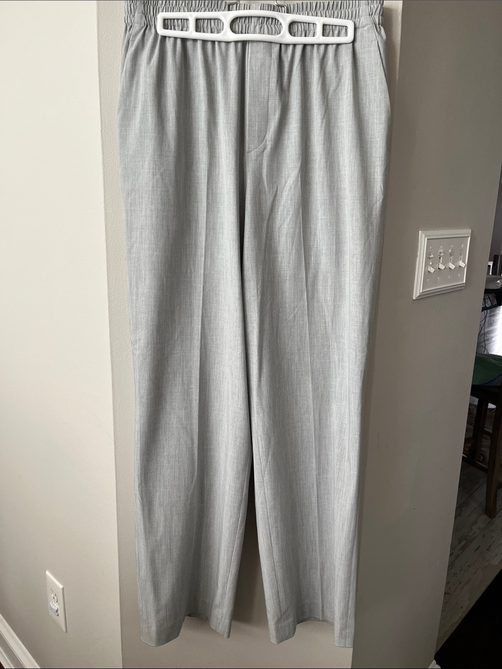 Uniqlo Women's Light Gray Pull-On Straight Trousers